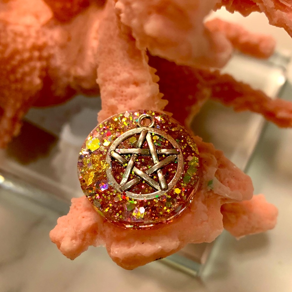 Pentagram pendant resin glitter pendant 🖤2/$20🖤